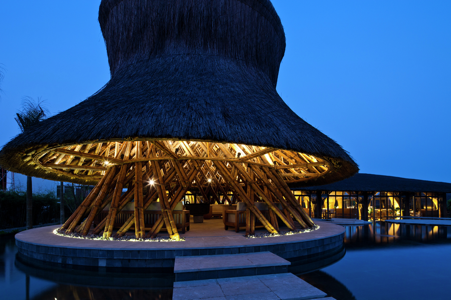 Hay Hay Restaurant and Bar / Vo Trong Nghia Architects