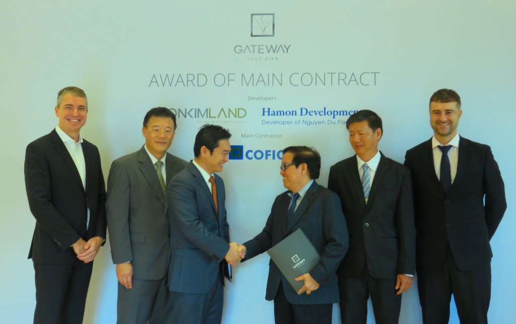 Signing ceremony for Gateway Thao Dien apartment