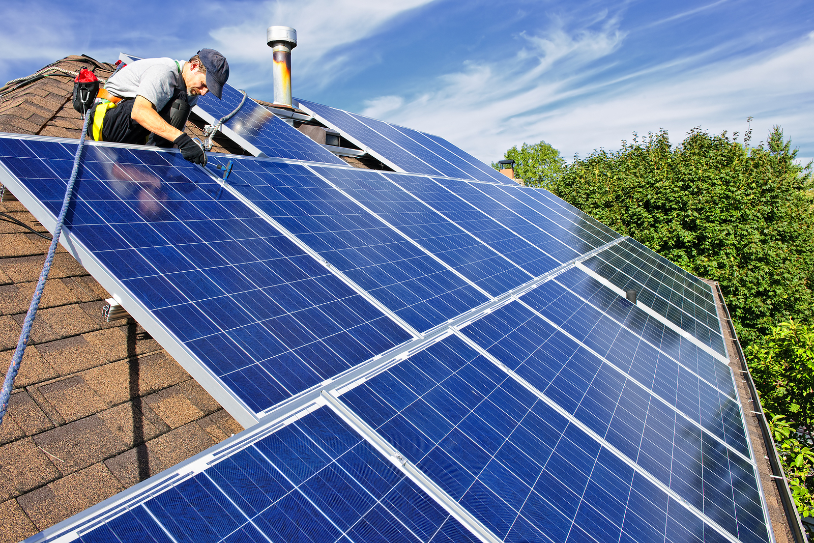 Investors show interest in solar power projects in Khanh Hoa