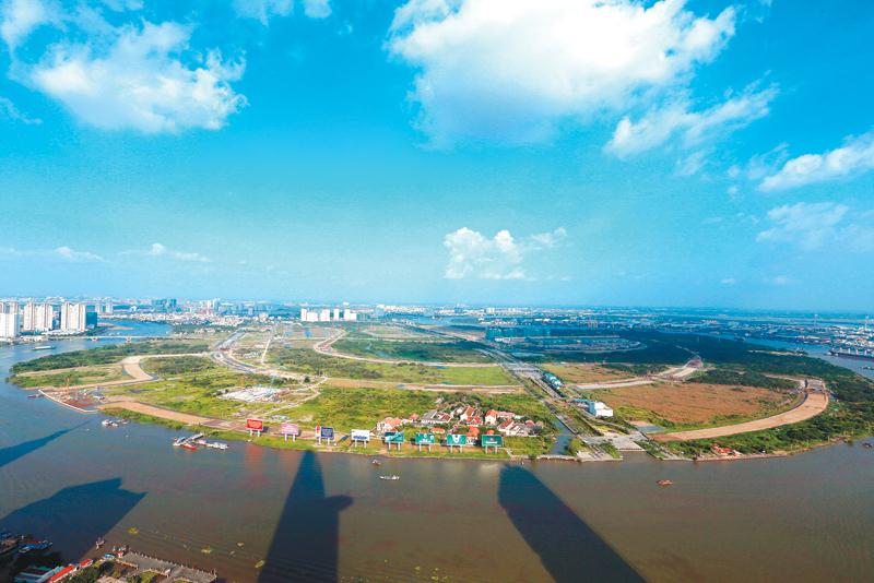 New wave of billion-dollar FDI projects hits Vietnam
