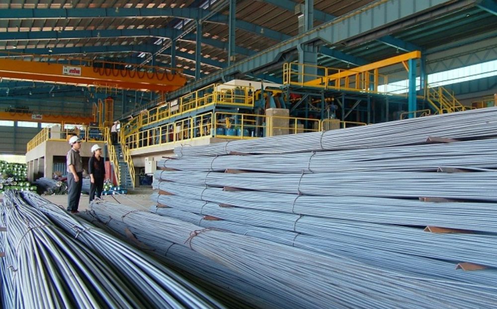 Giá thép trong nước đồng loạt vượt 12 triệu đồng/tấn