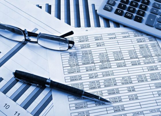 Giá dự thầu phải gồm toàn bộ các khoản thuế, phí