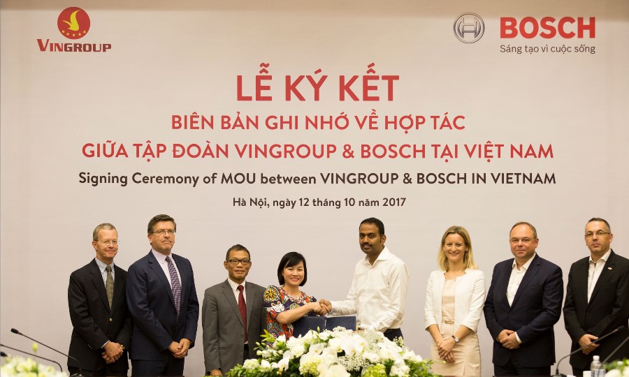 Vingroup và Bosch ký biên bản hợp tác sản xuất ô tô, xe máy điện