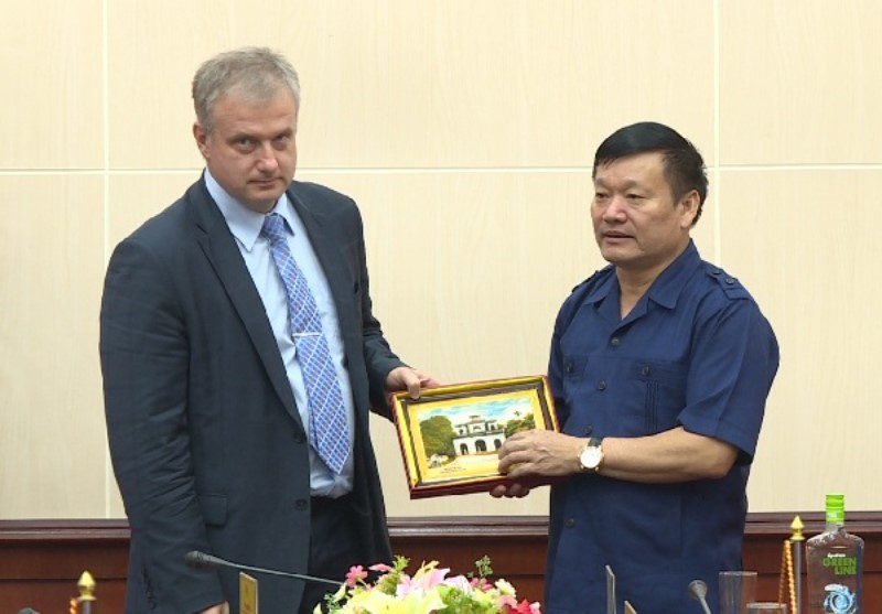 Chủ tịch UBND tỉnh Hưng Yên làm việc với đoàn công tác Cộng hoà Belarus