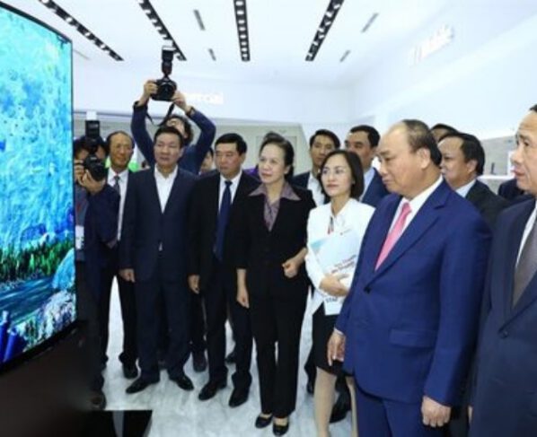 Prime Minister opens two projects in Hai Phong