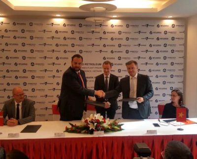 Vung Ro Petroleum shakes hands with DenimoTech