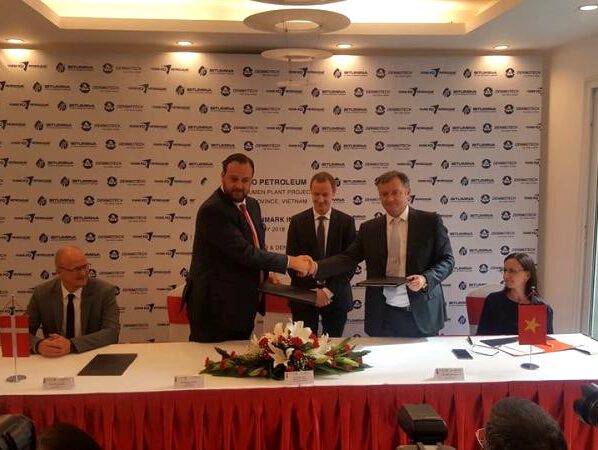 Vung Ro Petroleum shakes hands with DenimoTech