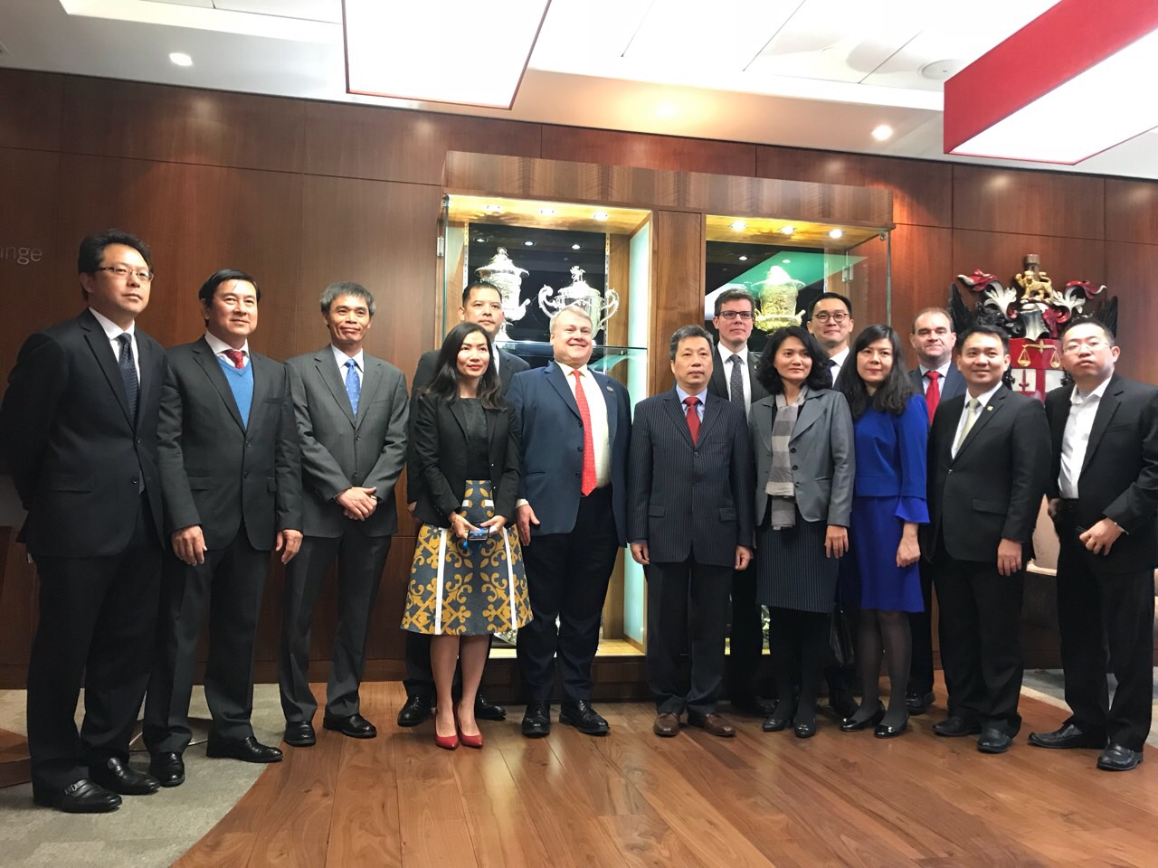 JP Morgan, HSBC, Lazard tìm hiểu cơ hội đầu tư vào VJC, HDB, CTD, PNJ