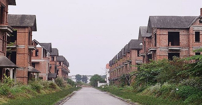 Fallow projects amidst land plot fever