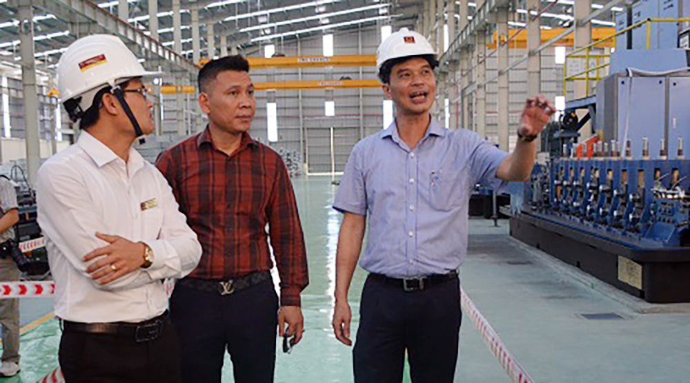 Yên bái: Phó Chủ tịch UBND tỉnh Dương Văn Tiến kiểm tra công tác chuẩn bị cho Lễ khánh thành Nhà máy Vật liệu xây dựng Hoa Sen Yên Bái