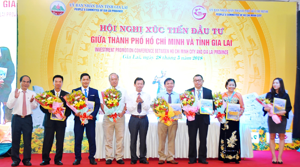 Gia Lai: Trao quyết định cho 10 dự án đầu tư gần 5 nghìn tỷ đồng
