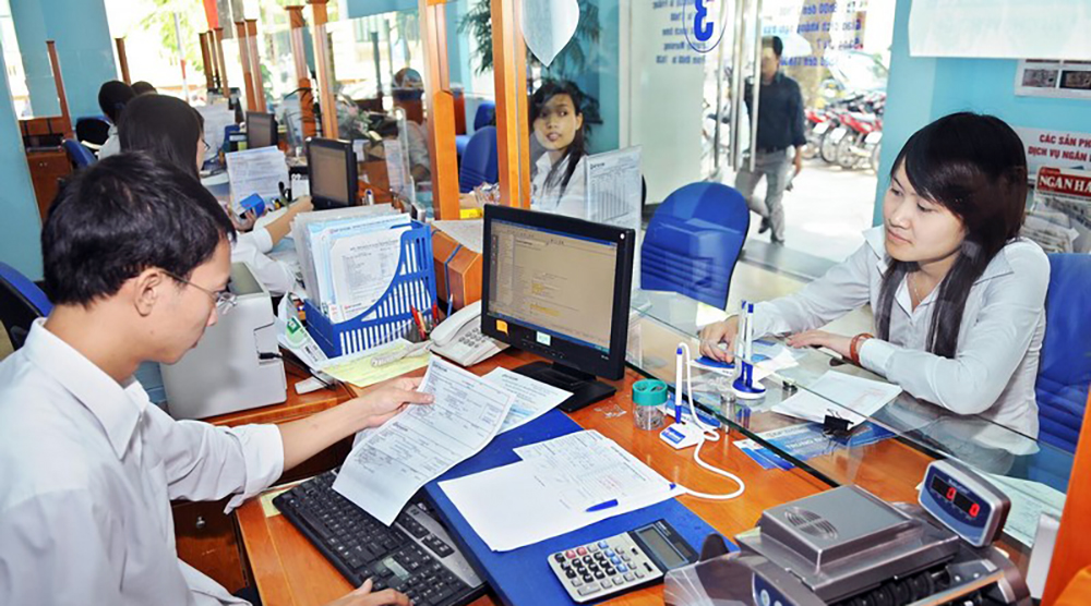 Cải thiện môi trường kinh doanh: Cắt giảm thủ tục hành chính trước