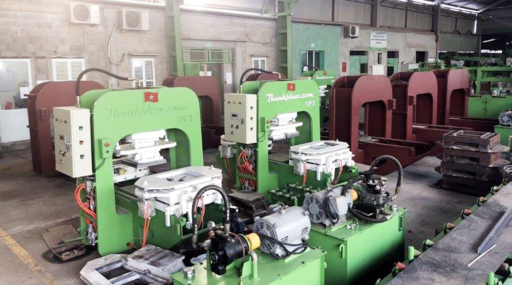 Cty CP Cơ khí và VLXD Thanh Phúc: Chế tạo thành công công nghệ sản xuất gạch xuyên nước