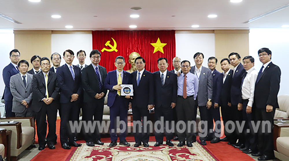 Sharp plans $2-billion camera facility in Binh Duong