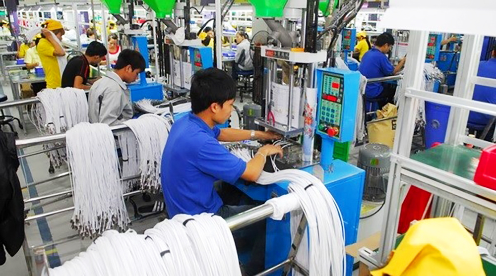 FDI pledges into Vietnam hit nearly US$28 billion in first ten months