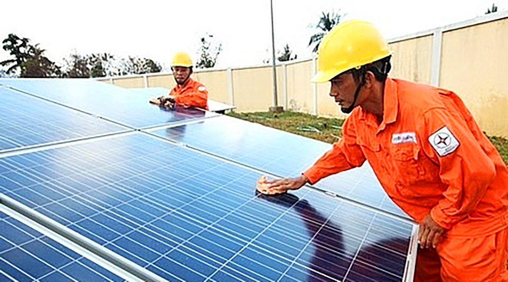 Banks race to fund green energy projects