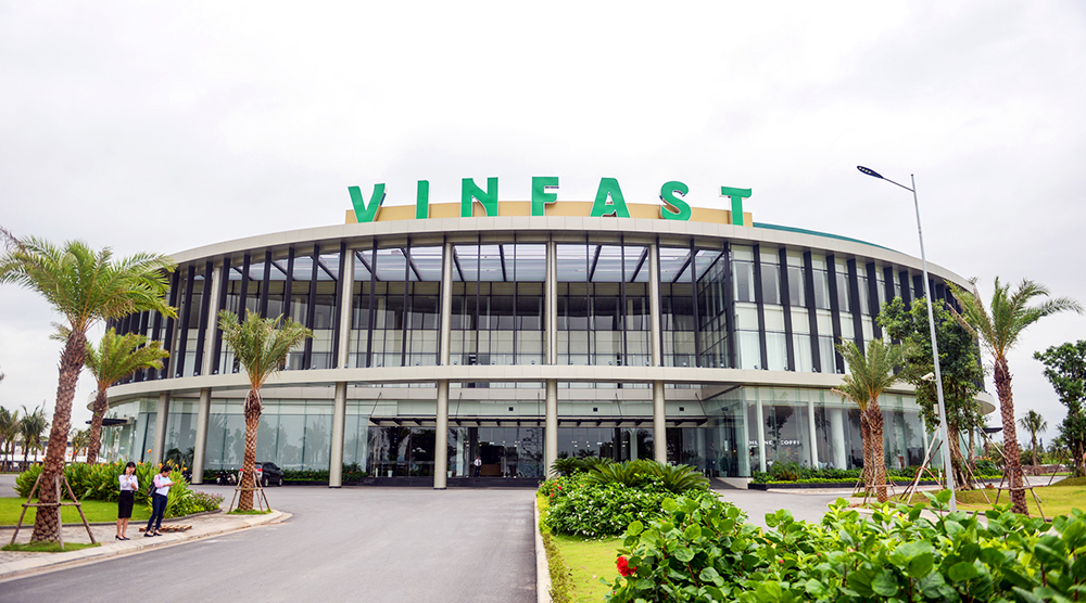 Lợi nhuận Vingroup tăng trưởng 57% trong quý III, đầu tư 13.600 tỉ đồng vào dự án VinFast