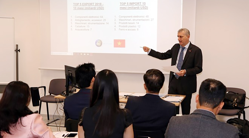 Italian firms updated on investment opportunities in Vietnam