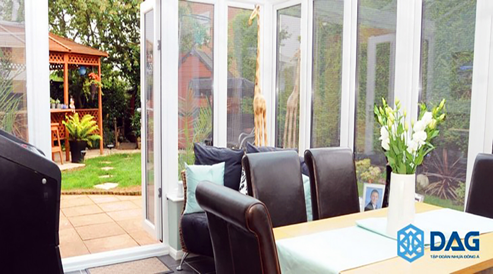 Việt Nam đã sản xuất được hệ cửa uPVC lõi thép tích hợp chống muỗi đồng bộ