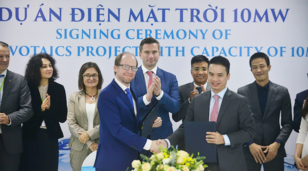 Hợp tác đầu tư xây dựng hệ thống điện năng lượng mặt trời tại Nhà máy nước mặt sông Đuống