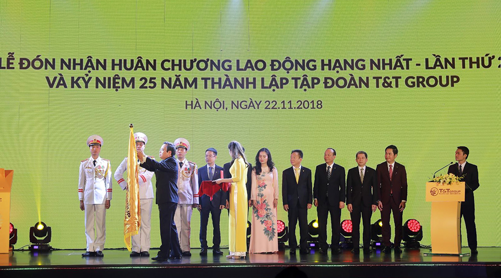 Tập đoàn T&T Group đón nhận huân chương Lao động hạng Nhất lần thứ 2 và ra mắt bộ nhận diện thương hiệu mới