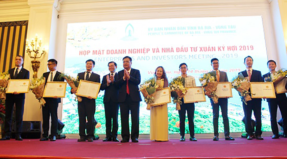 Bà Rịa – Vũng Tàu trao 9 quyết định chủ trương đầu tư