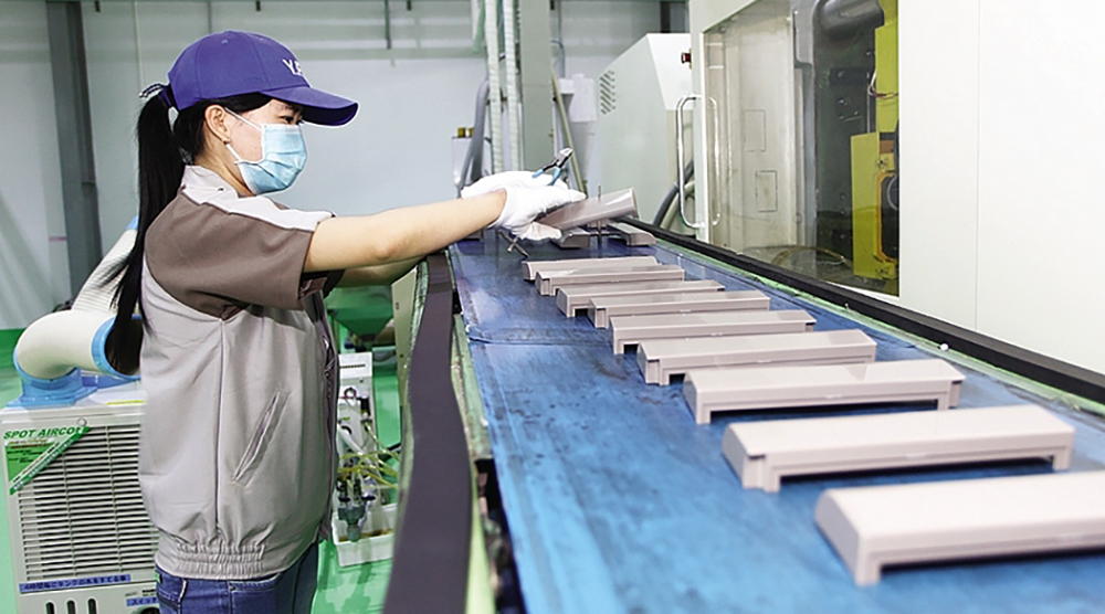 Japanese firms seek fresh base for investments