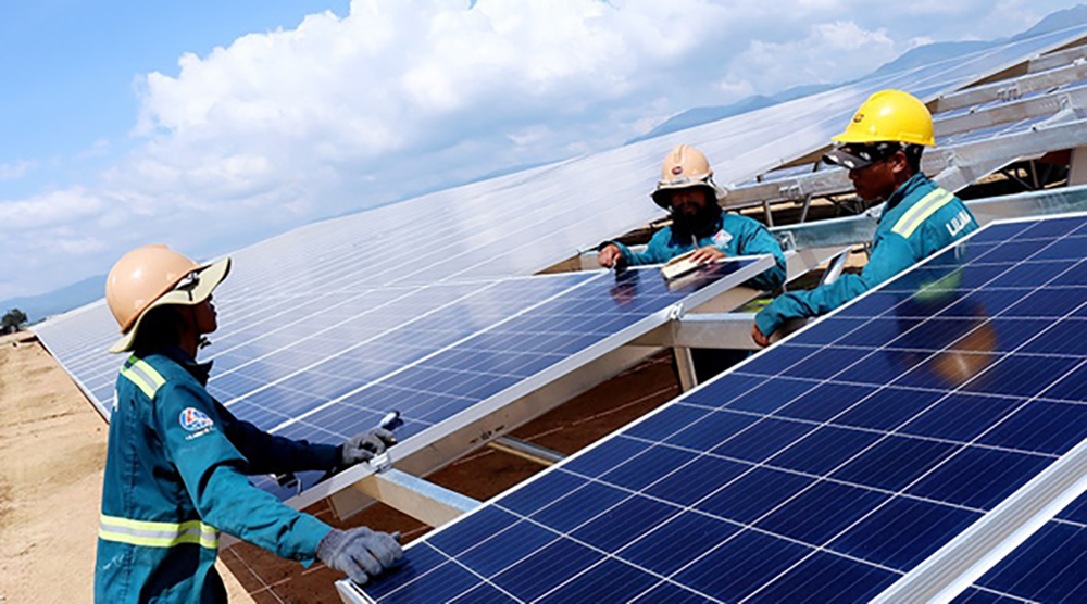 Ba Ria-Vung Tau licenses two solar power plants