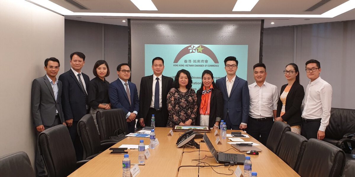 HOUSELINK at the working session with Hong Kong - Vietnam Chamber of Commerce