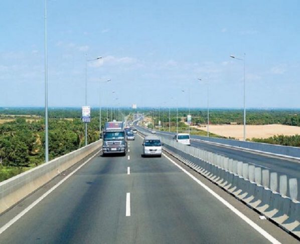 Transport ministry cancelled international bidding for North-South Expressway, seeks bids from domestic investors