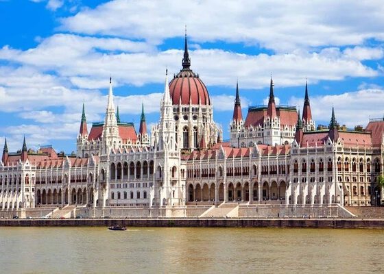 Tòa nhà Quốc hội Hungary có kiến trúc độc đáo nhất thế giới