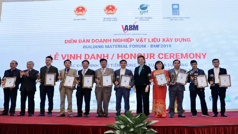 Vinh danh 51 điển hình sản xuất và sử dụng vật liệu xanh