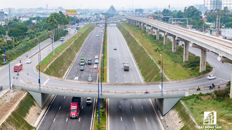 TPHCM xem xét đầu tư hàng loạt dự án giao thông quy mô lớn