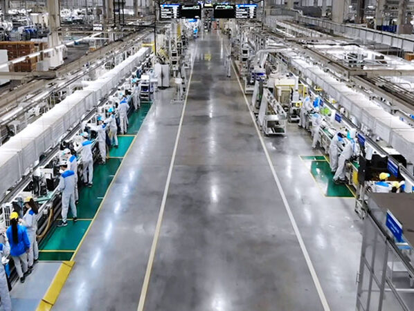 Foreign investors pour $8.55b in VN in Q1
