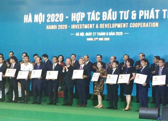 Hà Nội trao chứng nhận đầu tư Dự án Cụm công nghiệp Sơn Đông cho Vinaconex Invest