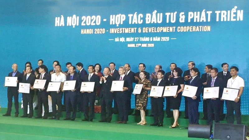 Hà Nội trao chứng nhận đầu tư Dự án Cụm công nghiệp Sơn Đông cho Vinaconex Invest