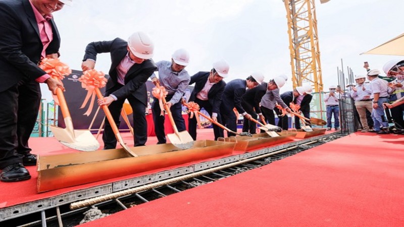 Cất nóc Dự án Akari City giai đoạn 1 – Thành phố Ánh sáng