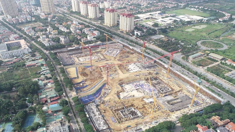 Hòa Bình đổ mẻ bê tông khối lớn dự án Lotte Mall