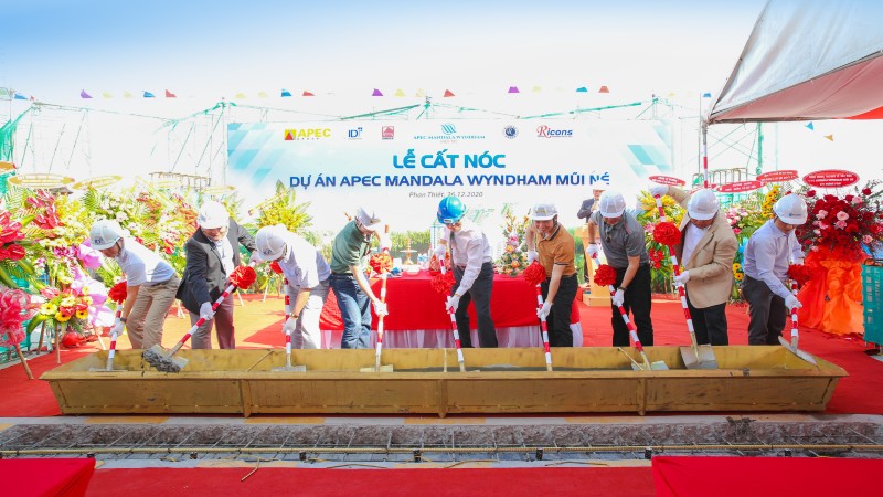 Ricons cất nóc dự án Apec Mandala Wyndham Mũi Né