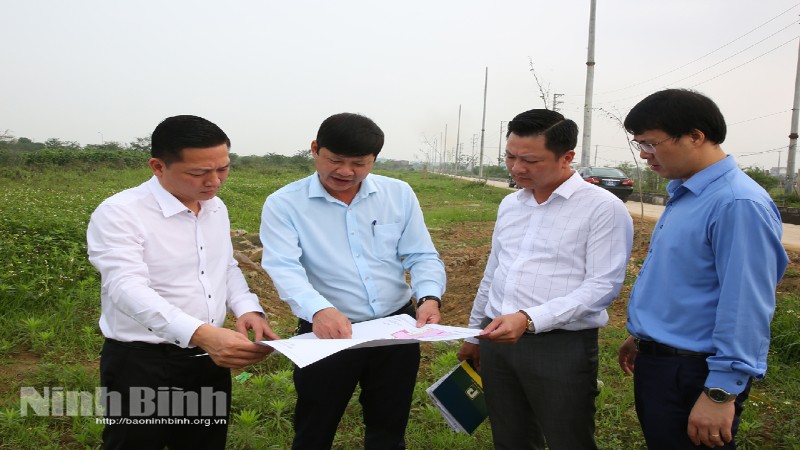 Kiểm tra tình hình thực hiện Dự án đầu tư xây dựng và kinh doanh kết cấu hạ tầng Khu công nghiệp Phúc Sơn