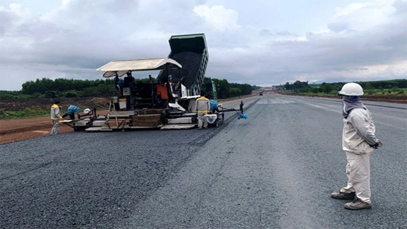 Cao tốc Dầu Giây – Phan Thiết bắt đầu trải thảm nhựa, dự kiến hoàn thành năm 2022