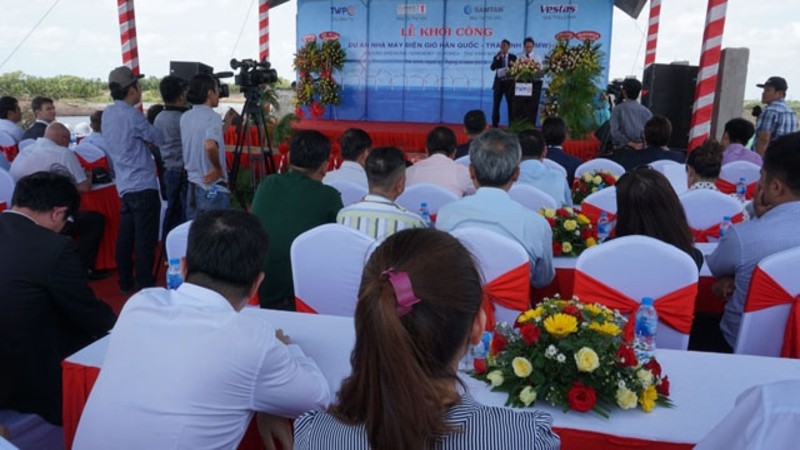 Tái khởi công Dự án nhà máy điện gió ở Trà Vinh