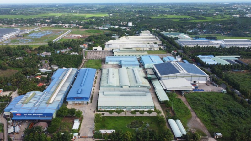 Việt Nam có thể mất cơ hội đầu tư nước ngoài do chậm mở cửa trở lại