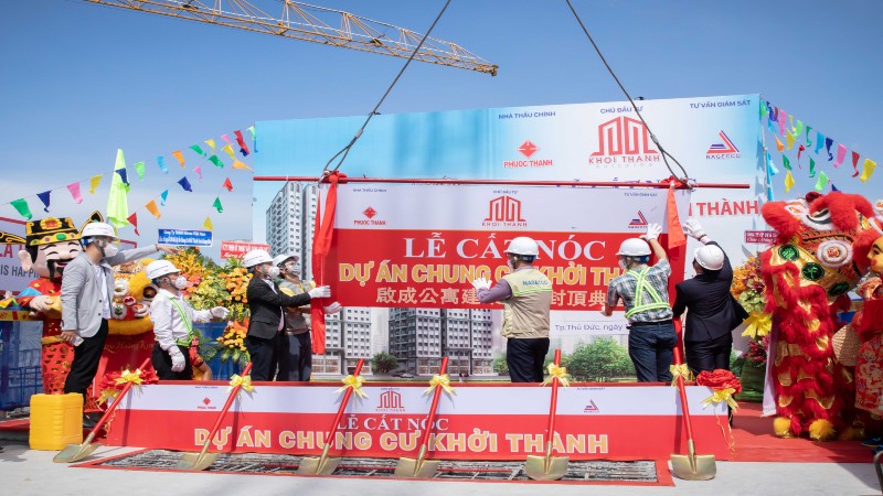Lễ cất nóc dự án chung cư Khởi Thành