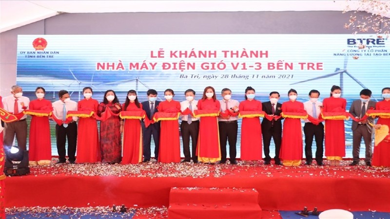 Khánh thánh nhà máy điện gió đầu tiên ở Bến Tre