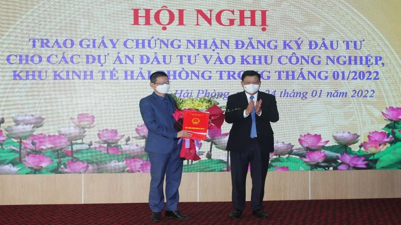 Hải Phòng trao Giấy chứng nhận đầu tư cho 5 dự án gần 230 triệu USD