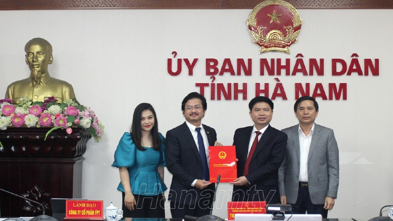 Hà Nam: Trao Giấy chứng nhận đăng ký đầu tư Dự án Tổ hợp giáo dục FPT UniSchool, quy mô đào tạo 10 nghìn HSSV/ năm