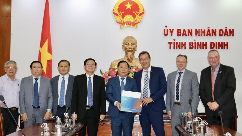 Lãnh đạo tỉnh làm việc với Đoàn công tác Phòng Công nghiệp và Thương mại Đức tại Việt Nam và Tập đoàn PNE