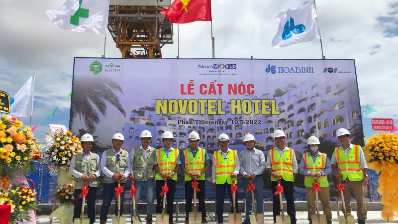 Hòa Bình cất nóc vượt tiến độ Novotel Hotel
