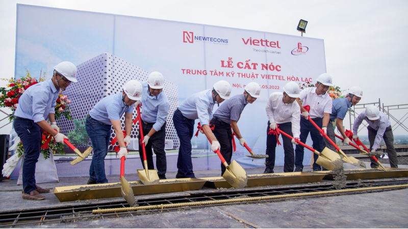 Newtecons cất nóc trung tâm kỹ thuật Viettel Hòa Lạc